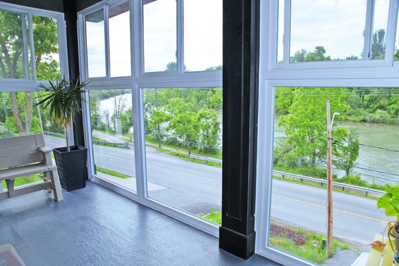 Lily'S House On The 12 Bed & Breakfast Sainte-Catherine Eksteriør bilde