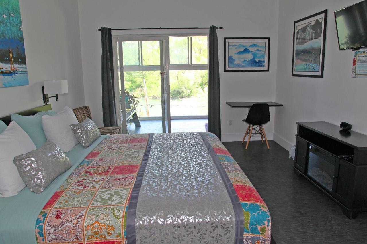 Lily'S House On The 12 Bed & Breakfast Sainte-Catherine Eksteriør bilde